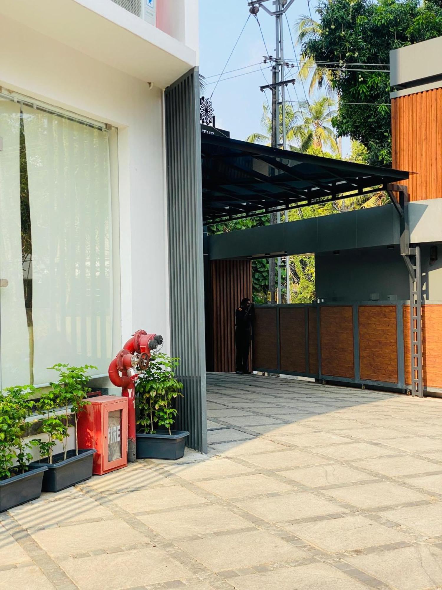 The Habitat Suites Guruvāyūr Eksteriør billede